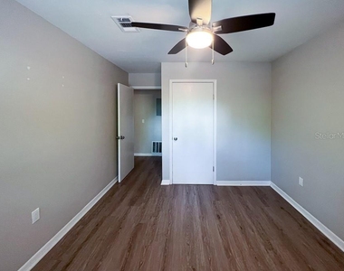 7420 Sw 42nd Place - Photo Thumbnail 10
