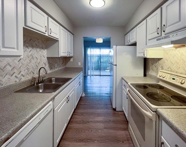 7420 Sw 42nd Place - Photo Thumbnail 6