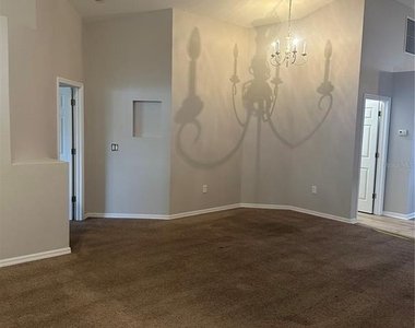 418 Ashley Place - Photo Thumbnail 19