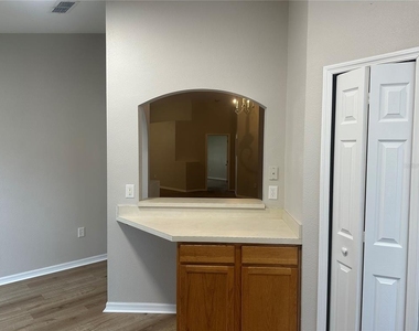 418 Ashley Place - Photo Thumbnail 12