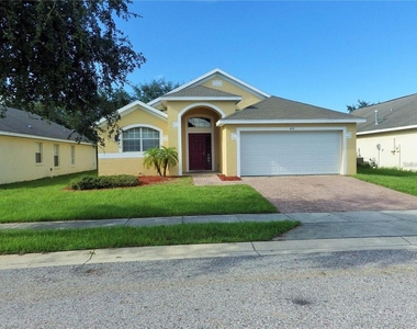 418 Ashley Place - Photo Thumbnail 3