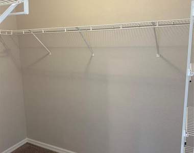 418 Ashley Place - Photo Thumbnail 25