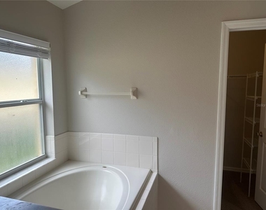 418 Ashley Place - Photo Thumbnail 22