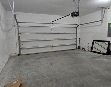 15660 Merlin Avenue - Photo Thumbnail 10