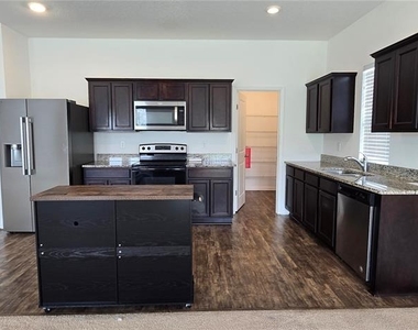 15660 Merlin Avenue - Photo Thumbnail 14