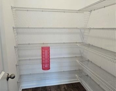 15660 Merlin Avenue - Photo Thumbnail 16