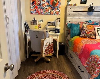 142 S Simpson Street - Photo Thumbnail 6