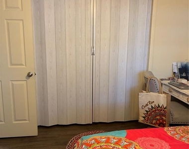 142 S Simpson Street - Photo Thumbnail 9
