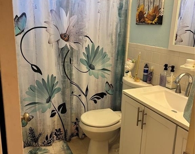 142 S Simpson Street - Photo Thumbnail 10