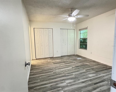 215 Fernwood St - Photo Thumbnail 5