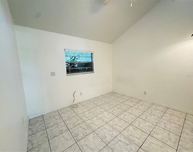 215 Fernwood St - Photo Thumbnail 8