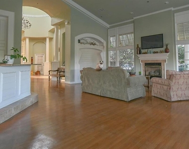 7270 Westpointe Boulevard - Photo Thumbnail 5