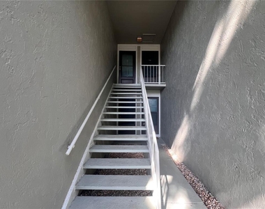 302 Palm Coast Parkway Ne - Photo Thumbnail 1