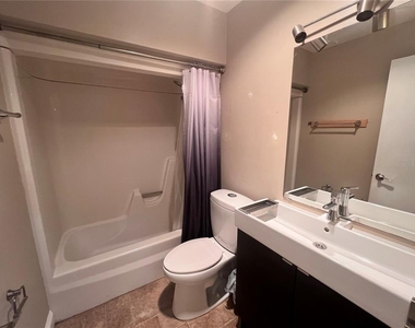 302 Palm Coast Parkway Ne - Photo Thumbnail 5