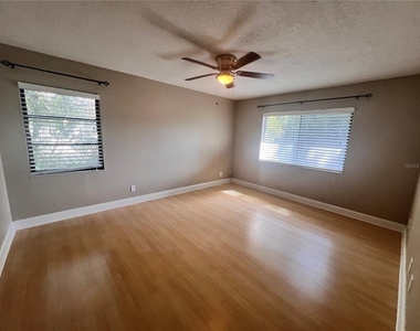 302 Palm Coast Parkway Ne - Photo Thumbnail 6