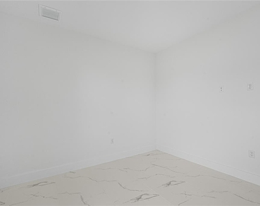 153 Australian Drive - Photo Thumbnail 25