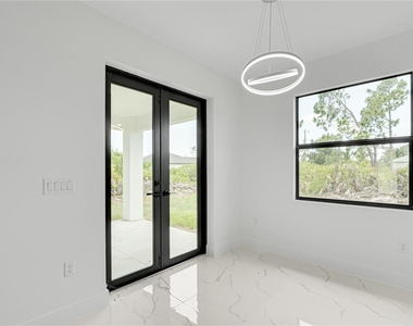 153 Australian Drive - Photo Thumbnail 7