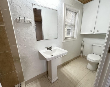 712 67th Avenue W - Photo Thumbnail 10