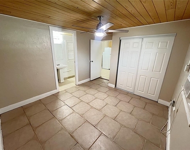 712 67th Avenue W - Photo Thumbnail 9