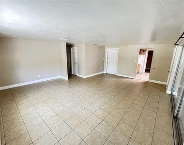 712 67th Avenue W - Photo Thumbnail 1