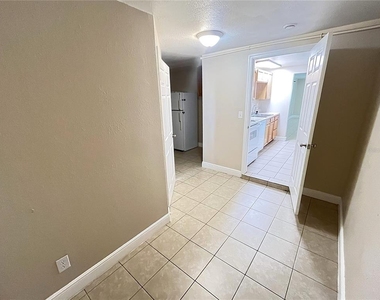 712 67th Avenue W - Photo Thumbnail 7
