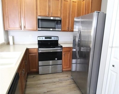 3475 Parkridge Circle - Photo Thumbnail 2