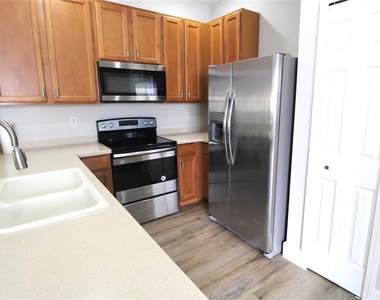 3475 Parkridge Circle - Photo Thumbnail 3