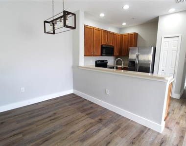3475 Parkridge Circle - Photo Thumbnail 4