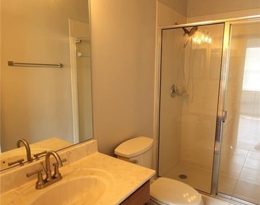 3475 Parkridge Circle - Photo Thumbnail 9