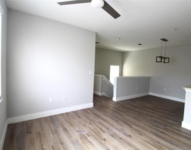 3475 Parkridge Circle - Photo Thumbnail 5