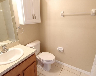 4011 Burlwood Road - Photo Thumbnail 11