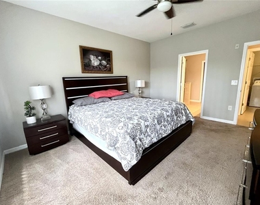 137 Navigation Circle - Photo Thumbnail 9