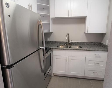 3001 Bee Ridge Road - Photo Thumbnail 1