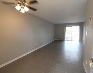 3001 Bee Ridge Road - Photo Thumbnail 2