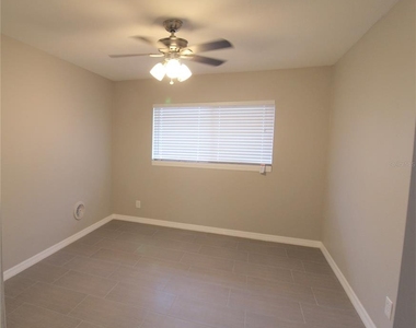 3001 Bee Ridge Road - Photo Thumbnail 4