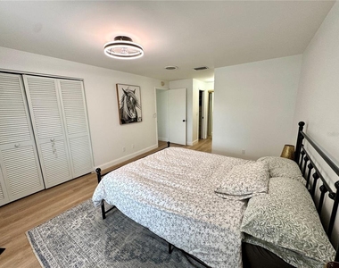 6999 W Country Club Drive N - Photo Thumbnail 10