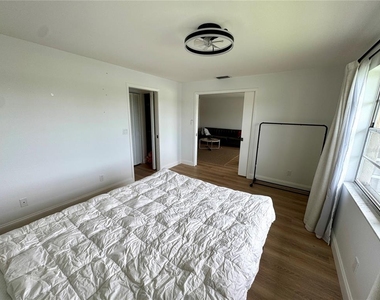 6999 W Country Club Drive N - Photo Thumbnail 14