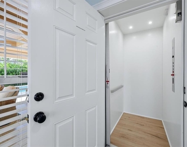 113 Aqua Lane - Photo Thumbnail 6