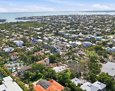 113 Aqua Lane - Photo Thumbnail 4