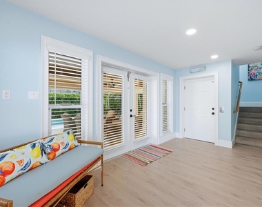 113 Aqua Lane - Photo Thumbnail 7