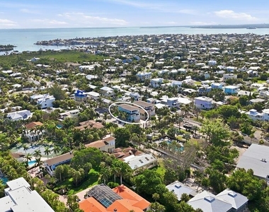 115 Aqua Lane - Photo Thumbnail 5