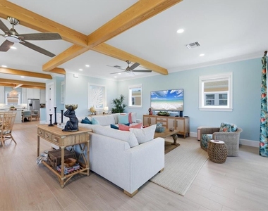 115 Aqua Lane - Photo Thumbnail 9