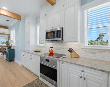 115 Aqua Lane - Photo Thumbnail 18