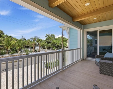 115 Aqua Lane - Photo Thumbnail 42
