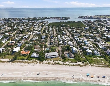 115 Aqua Lane - Photo Thumbnail 2