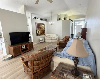 10542 Magrath Lane - Photo Thumbnail 6