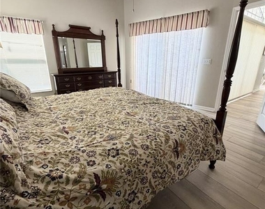 10542 Magrath Lane - Photo Thumbnail 12