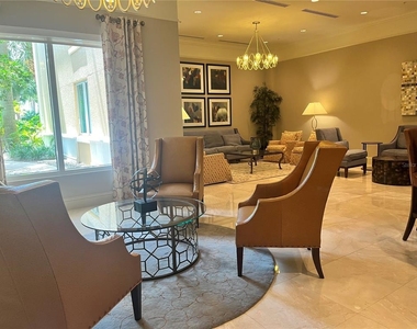 800 N Tamiami Trail - Photo Thumbnail 15