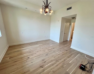 800 N Tamiami Trail - Photo Thumbnail 8