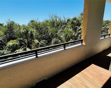 800 N Tamiami Trail - Photo Thumbnail 10